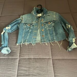 Denim cropped distressed jacket
